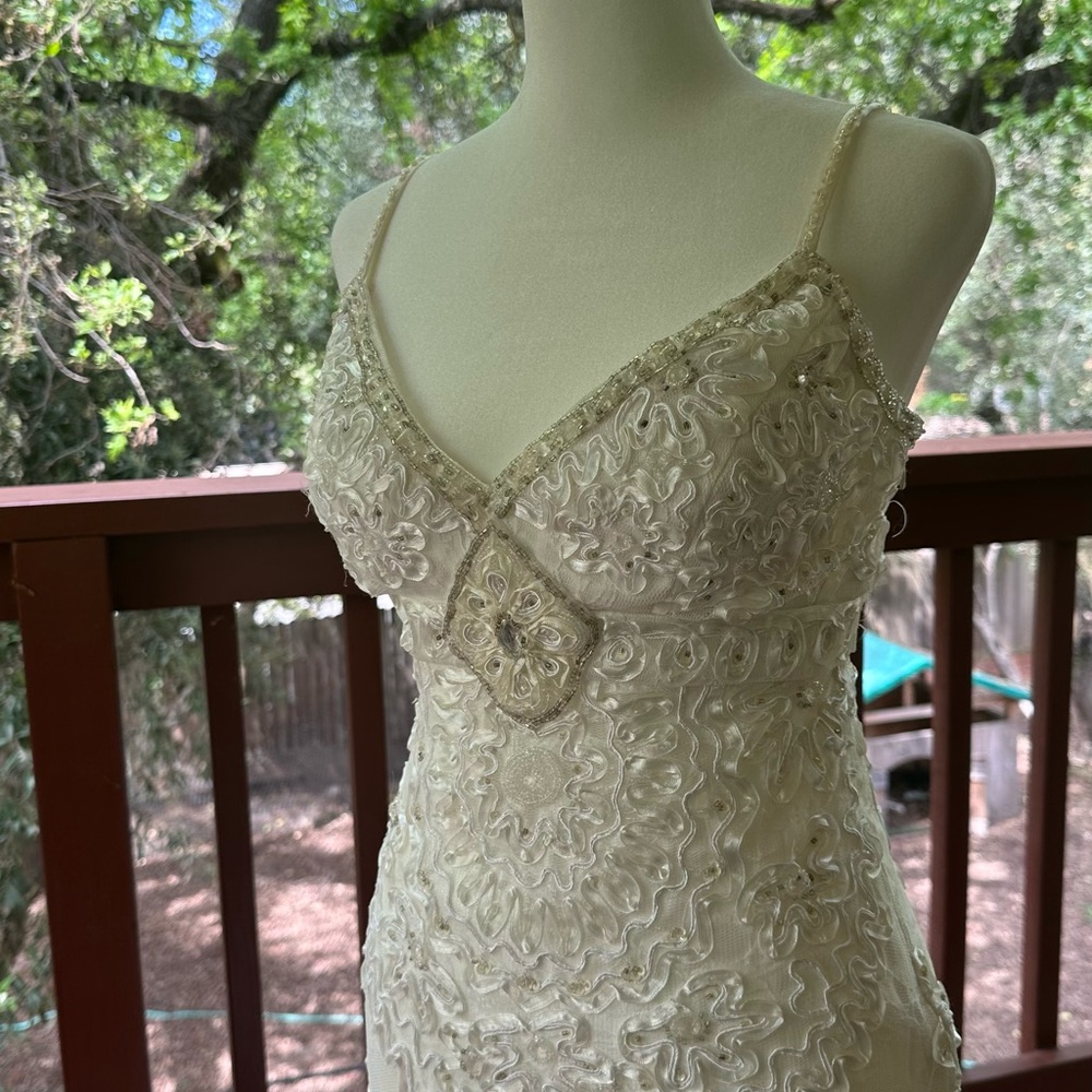 Ivory Lace Wedding Dress